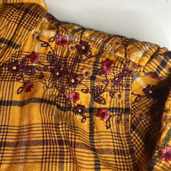 Terra & Sky Womens Plus 1X Flannel Shirt Floral Embroidered Plaid Yellow - Picture 3 of 6